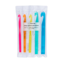 Для вязания " Gamma" SV- 02 набор крючков пластик d 8. 0 - 15 мм 17 см 5 шт в чехле 8; 9; 10; 12; 15 мм